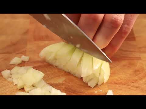 Ui snijden en snipperen - #recept #Allerhande Ui snijden en snipperen - #recept #Allerhande